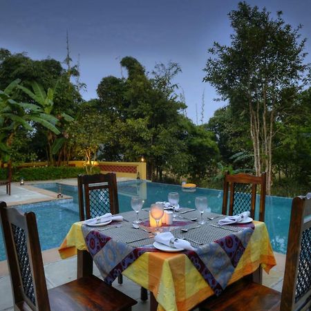Courtyard House Hotel Kānha Екстериор снимка