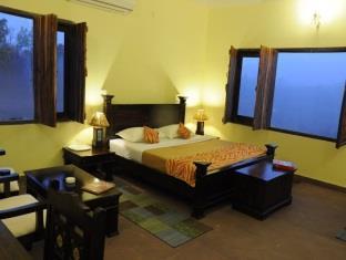 Courtyard House Hotel Kānha Екстериор снимка
