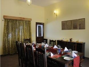 Courtyard House Hotel Kānha Екстериор снимка