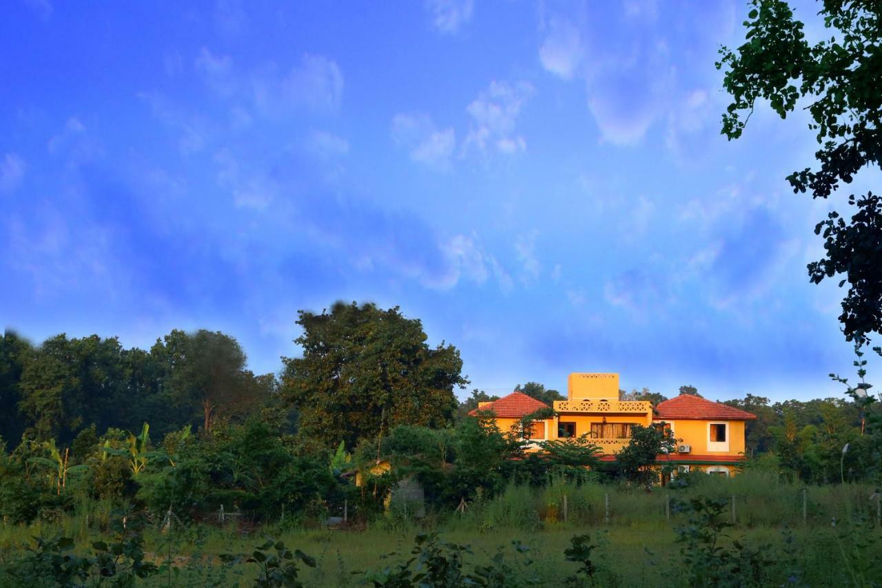 Courtyard House Hotel Kānha Екстериор снимка