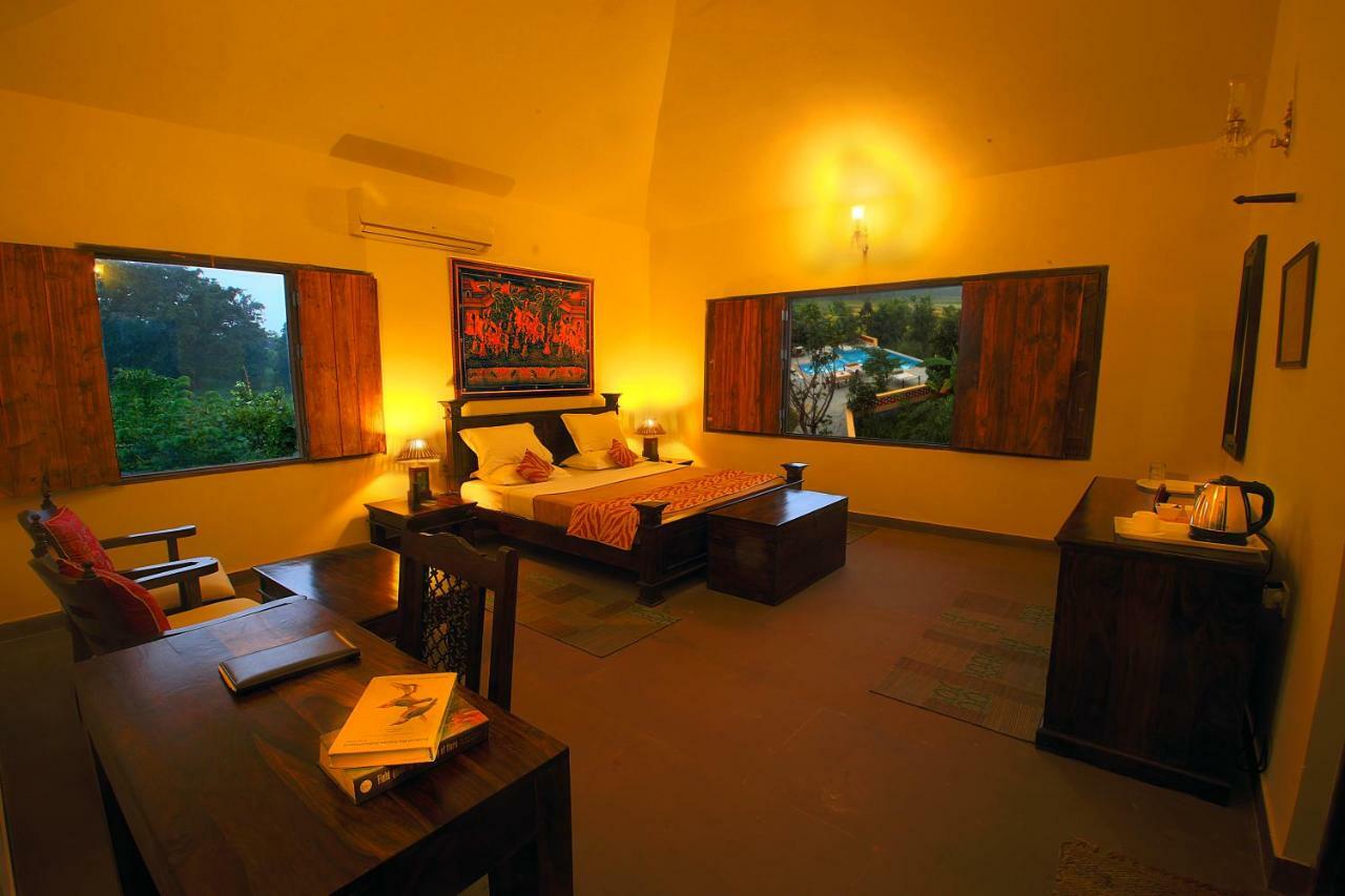 Courtyard House Hotel Kānha Екстериор снимка