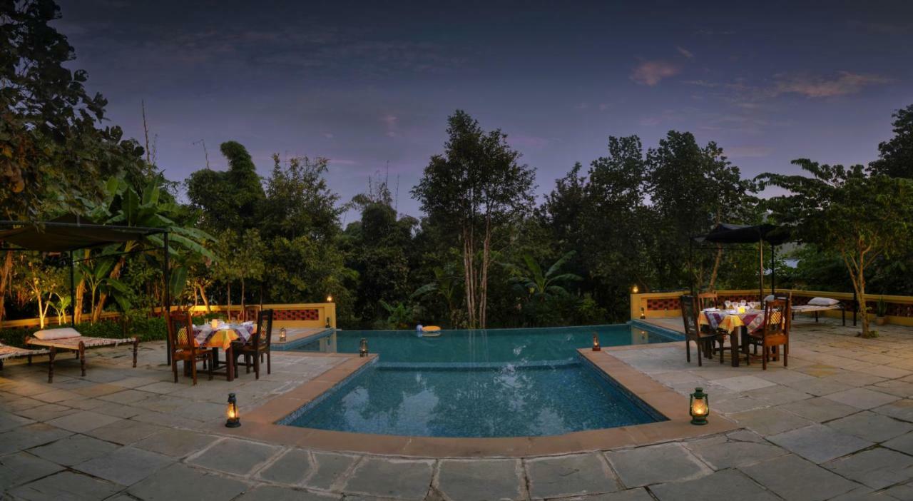 Courtyard House Hotel Kānha Екстериор снимка